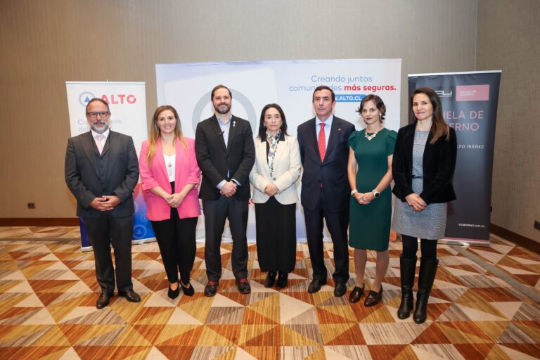 Cecilia Valdés en seminario sobre economías ilícitas
